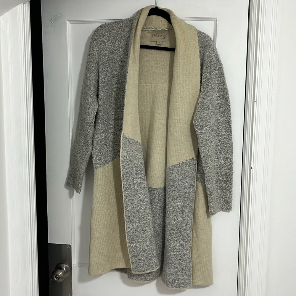ethereal Pullover Two-Toned Sweater with Pockets